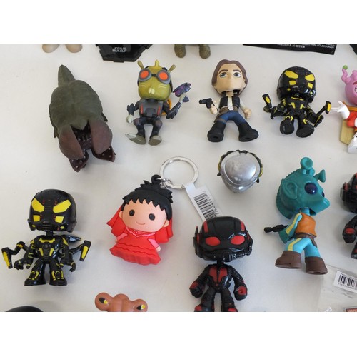 9 - COLLECTABLE KEYRINGS and FIGURES INCLUDES STAR WARS & IT PENNYWISE