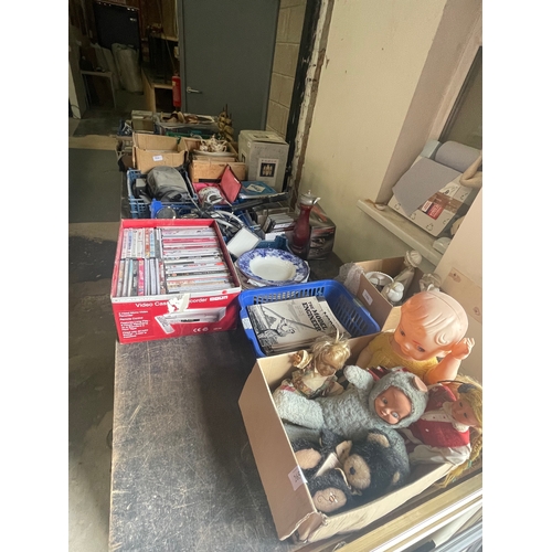 605 - LARGE JOB LOT OF MIXED ITEMS INCLUDING- wade, pictures, jewellery boxes etc