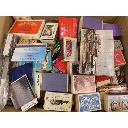 103 - QUANTITY OF VINTAGE ADVERTISING MATCHBOOKS/MATCHBOXES