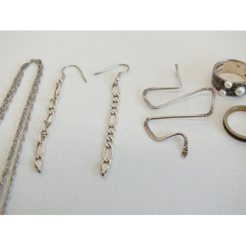 128 - COLLECTION OF SILVER JEWELLERY INCLUDING EARRINGS, NECKLACE ETC