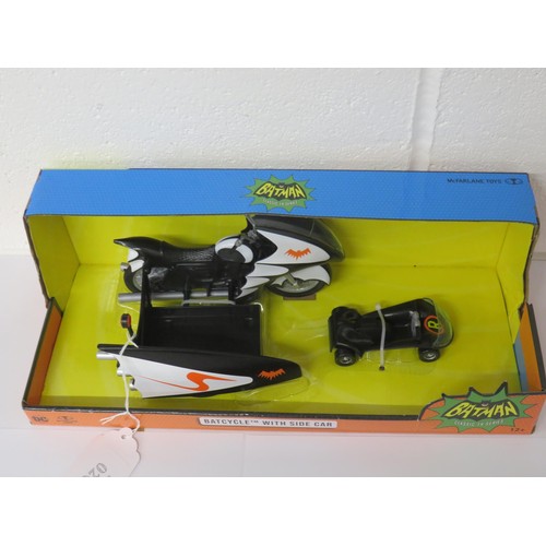 20 - BATMAN BATCYCLE WITH SIDE CAR & BATMAN GRAPPEL LAUNCHER REPLICA