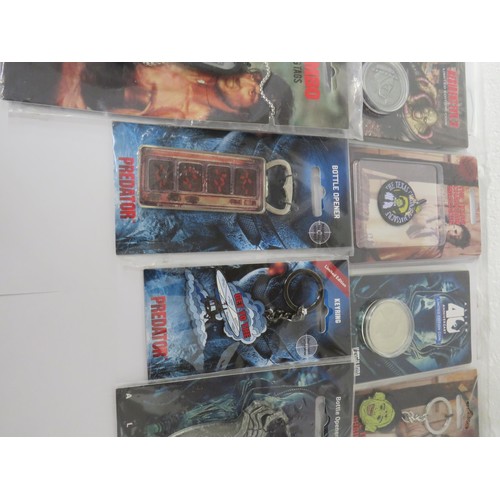 33 - 10 x COLLECTABLE NOVELTY PIN BADGES, COINS & KEYRINGS INCLUDES ALIEN, RAMBO, RESIDENT EVIL and CHAIN... 