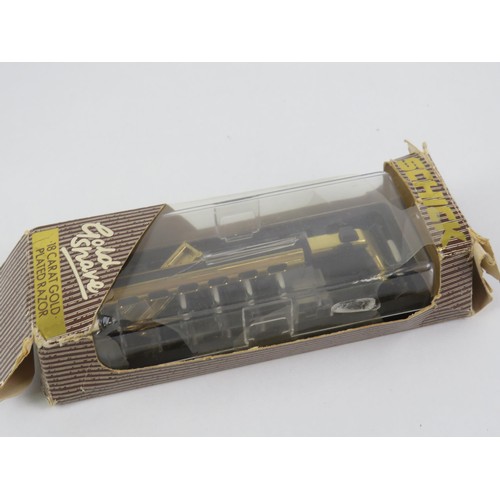 215 - 18ct GOLD PLATED VINTAGE RAZOR