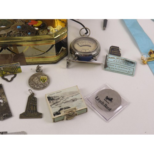 216 - TIN OF MIXED COLLECTABLES INCLUDES WATCHES, MASONIC, BADGES etc