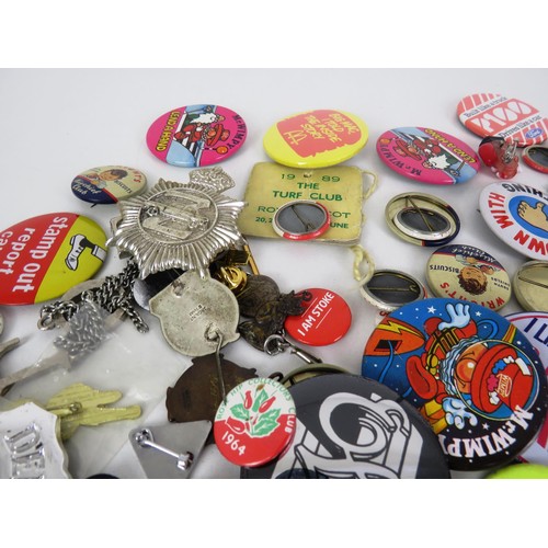 256 - ;ARGE COLLECITON OF ENAMEL AND TIN BADGES 100'S BUTLINS, ROBERTSONS, HORSE RACING