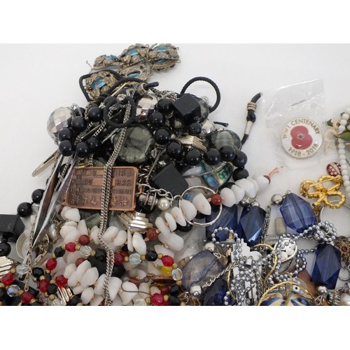 179 - VINTAGE JEWELLERY JOBLOT INCLUDING STERLING SILVER