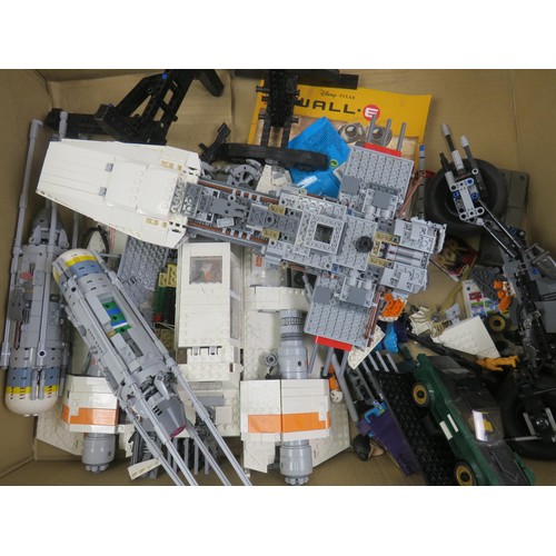 296 - JOBLOT OF LEGO INCLUDES VEHICLES, SPACESHIPS, LOOSE LEGO ETC