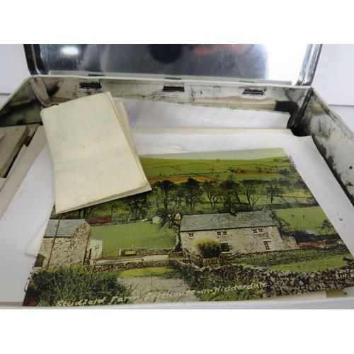 281 - WOODEN BOX OF TRINKETS INCLUDING BRASS ZIPPO LIGHTER AND JUBILEE TIN WITH POSTCARDS AND EPHEMERA