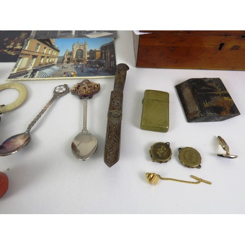 281 - WOODEN BOX OF TRINKETS INCLUDING BRASS ZIPPO LIGHTER AND JUBILEE TIN WITH POSTCARDS AND EPHEMERA