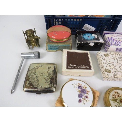 290 - 2 x TRAYS OF MISCELLANEOUS INCLUDES VINTAGE TINS, CAMERA, COMPACTS, HAND HELD LACE FANS ETC