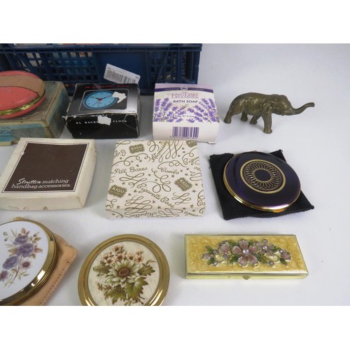 290 - 2 x TRAYS OF MISCELLANEOUS INCLUDES VINTAGE TINS, CAMERA, COMPACTS, HAND HELD LACE FANS ETC