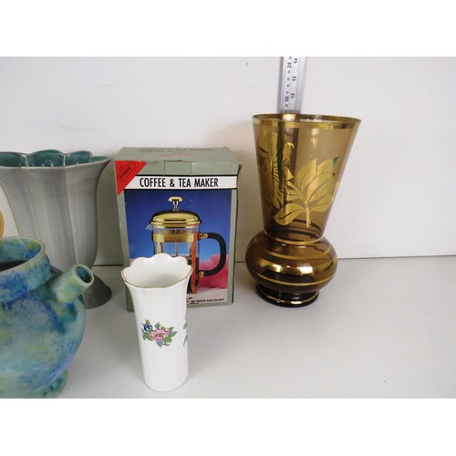 292 - 5 x VASES INCLUDES EMPIRE WARE AND AYNSLEY AND A BOXED COFFEE AND TEA MAKER PYREX