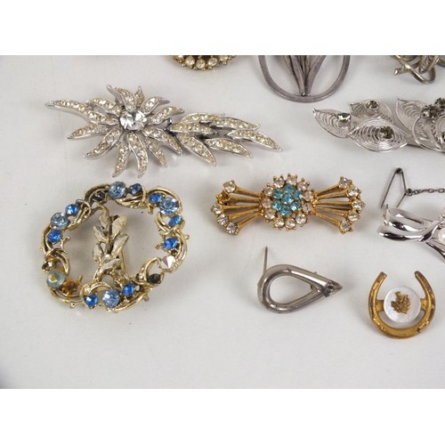 160 - 18 x BROOCHES INCLUDING MARCASITE, ENAMEL, CZ ETC