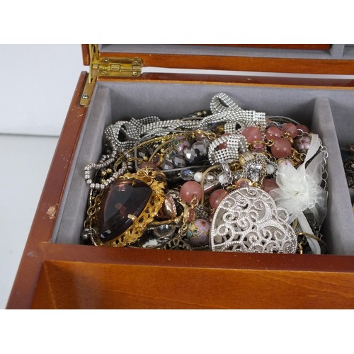 167 - LARGE WOODEN MELE JEWELLERY BOX FULL OF COSTUME JEWELLERY INCLUDING GOLD PLATED ETC