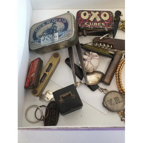 192 - BOX OF COLLECTABLES INCLUDES JEWELLERY, VINTAGE LENS, PENKNIFE, BICYCLE LAMP etc