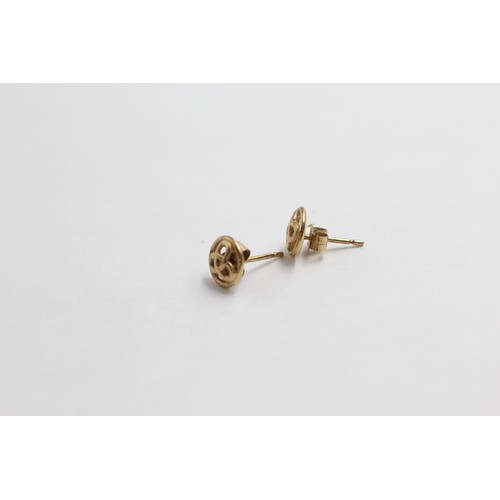 20 - 9ct Gold Openwork Stud Earrings (0.5g)