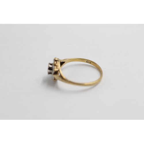 22 - 9ct Gold Diamond Floral Cluster Ring (1.6g)- Size K