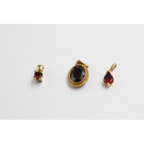 26 - 3 X 9ct Gold Garnet Pendants (2.7g)