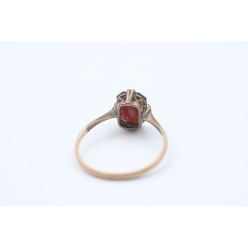 32 - 9ct Gold Antique Garnet Single Stone Ring (1.6g)- Size O