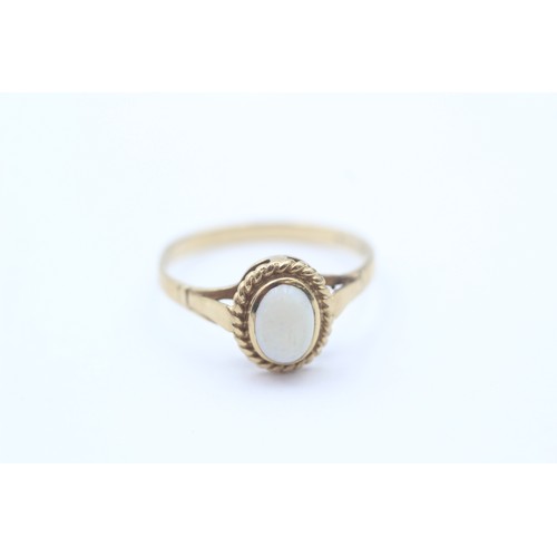 49 - 9ct Gold White Opal Single Stone Ring (1.7g)- Size P