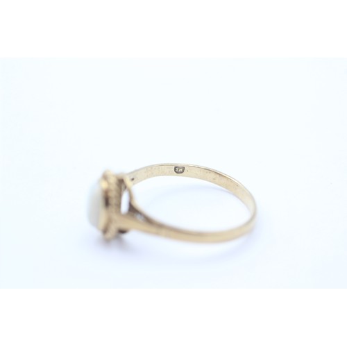 49 - 9ct Gold White Opal Single Stone Ring (1.7g)- Size P