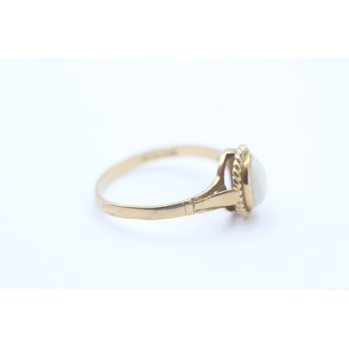 49 - 9ct Gold White Opal Single Stone Ring (1.7g)- Size P