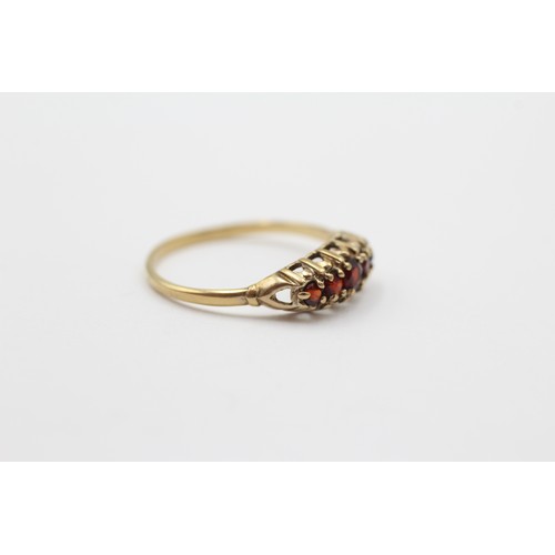 60 - 9ct Gold Garnet Five Stone Ring (1.3g)- Size P