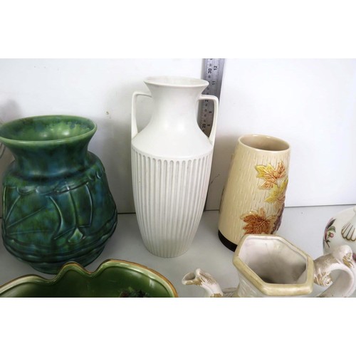 302 - SHELF LOT OF CERAMICS INCLUDES CHAMELEON WARE POTTERY VASE, DELFT, SYLVAC etc