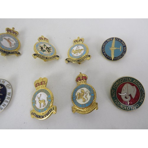 136 - RAF AND OTHER MILITARY BADGES APPROXIMATELY 28