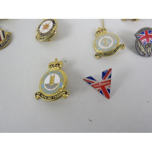 136 - RAF AND OTHER MILITARY BADGES APPROXIMATELY 28