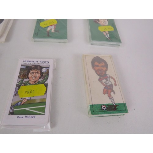 137 - TOPPS 1978 FOOTBALL CARDS (50) 1966 WORLD CUP, MAN UNITED, CHELSEA ETC- 10 ITEMS