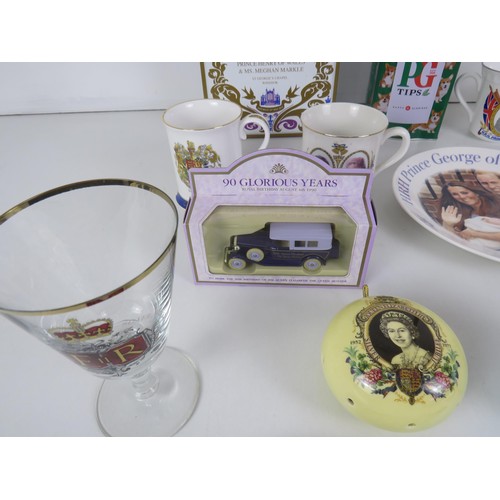 308 - BOX OF ROYAL MEMORABILIA