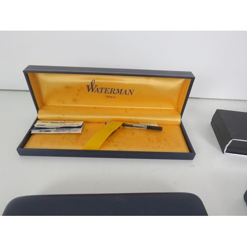 220 - TRAY OF PENS AND PEN BOXES INCLUDES PARKER, PAPERMATEM SHEAFFER ETC