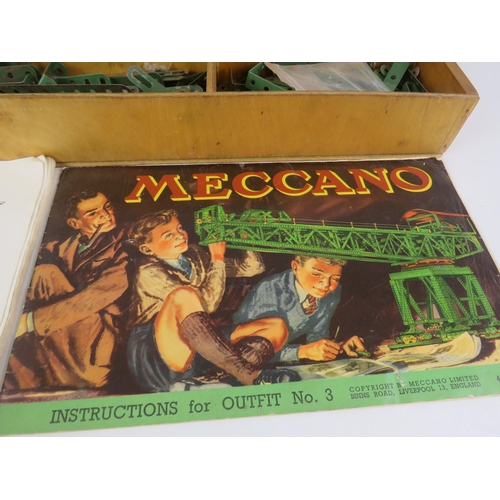 157 - LARGE MECCANO BOX AND PARTS WITH BOOKS