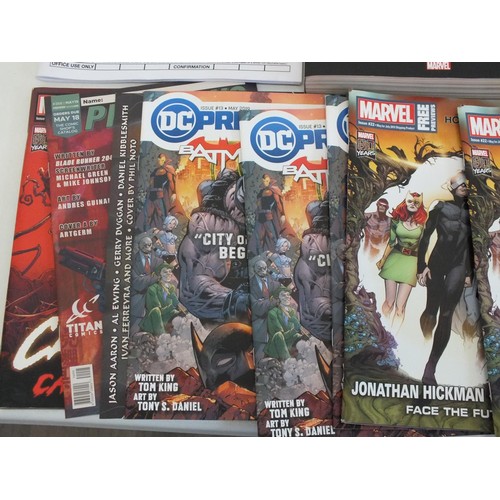 27 - 2 x PREVIEWS COMIC SHOP CATALOGUES, JONATHAN HICKMAN & 11 x DC/MARVEL COMICS