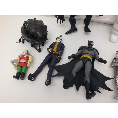 32 - TRAY OF TOY FIGURES INCLUDES BATMAN, JOKER, GHOSTBUSTERS etc