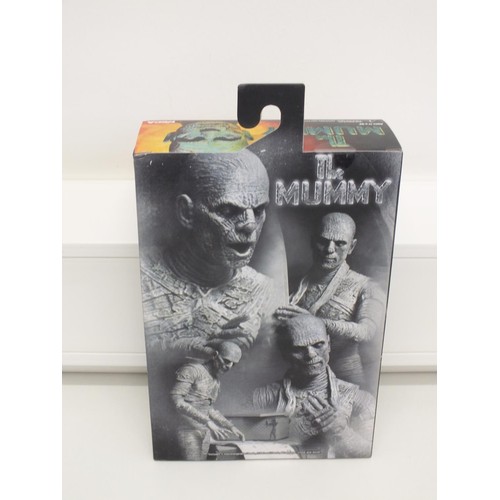 44 - NECA IT COMES TO LIFE - KARLOFF THE UNCANNY 