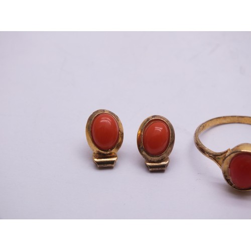 54 - GILDED SILVER & ORANGE STONE RING WITH MATCHING EARRINGS, SILVER GILDED RING WITH STONES & SILVER PE... 