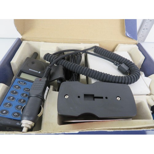 209 - ERICSSON MOBILE PHONE GA628 AND ACCESSORIES