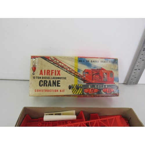 213 - AIRFIX CRANE CONSTRUCTION SET