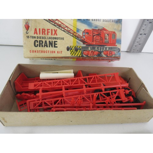 213 - AIRFIX CRANE CONSTRUCTION SET