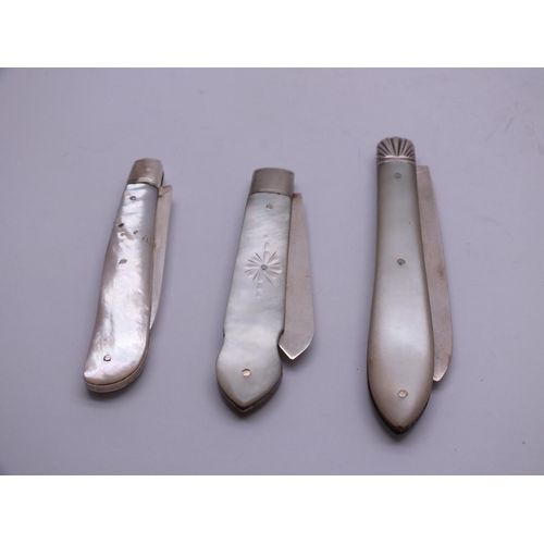 66 - 3x STERLING SILVER & MOTHER OF PEARL FRUIT KNIVES