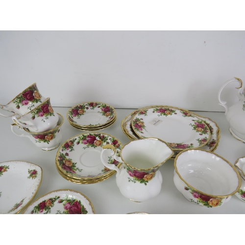 327 - 24 PIECE ROYAL ALBERT OLD COUNTRY ROSES CHINA TEA SET - TO INCLUDE 17 TRINKETS, 6 SIDE PLATES, CUPS ... 