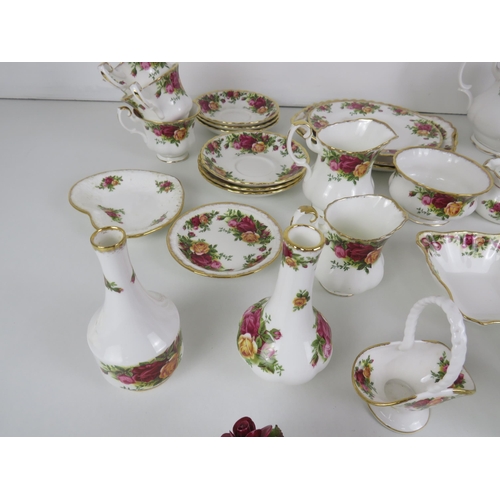 327 - 24 PIECE ROYAL ALBERT OLD COUNTRY ROSES CHINA TEA SET - TO INCLUDE 17 TRINKETS, 6 SIDE PLATES, CUPS ... 