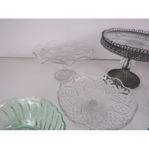 328 - JOB LOT OF GLASSWARE TO INCLUDE CAKE STAND, SWEET DISHES ETC