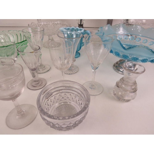 328 - JOB LOT OF GLASSWARE TO INCLUDE CAKE STAND, SWEET DISHES ETC