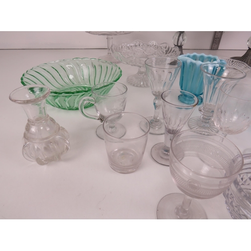 328 - JOB LOT OF GLASSWARE TO INCLUDE CAKE STAND, SWEET DISHES ETC