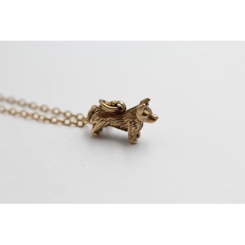 420 - 9ct gold corgi pendant necklace (3.3g)