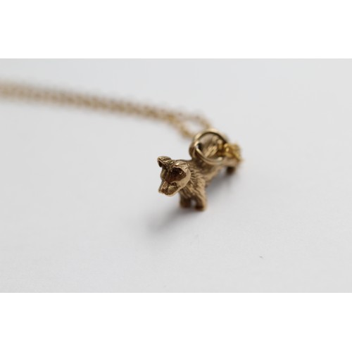 420 - 9ct gold corgi pendant necklace (3.3g)