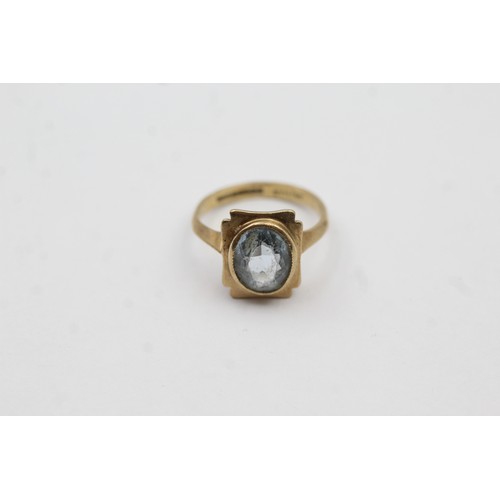 464 - 9ct gold vintage blue topaz statement ring (3g)- SIZE L